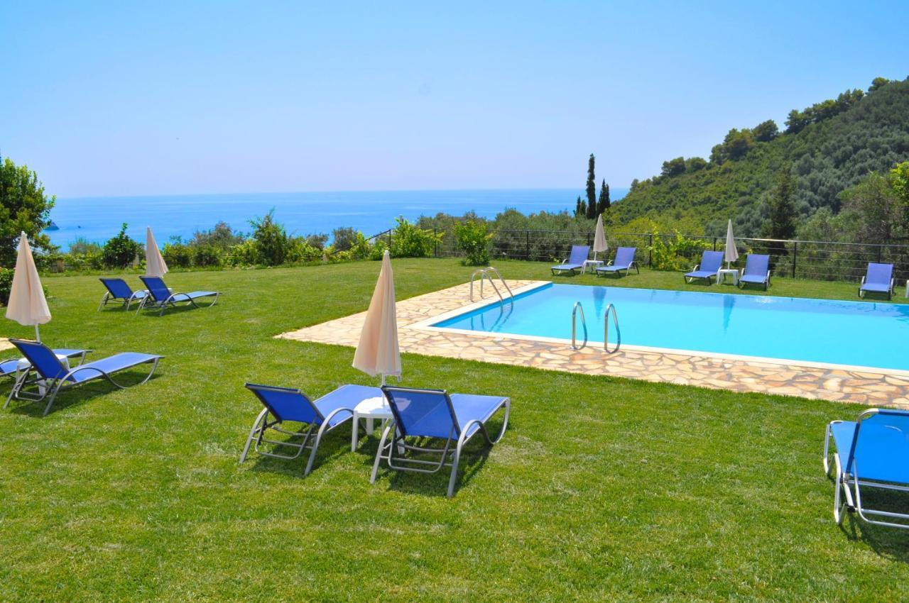 Luxury Loft Apartment With Pool - Pelekas Beach, Corfu Bagian luar foto