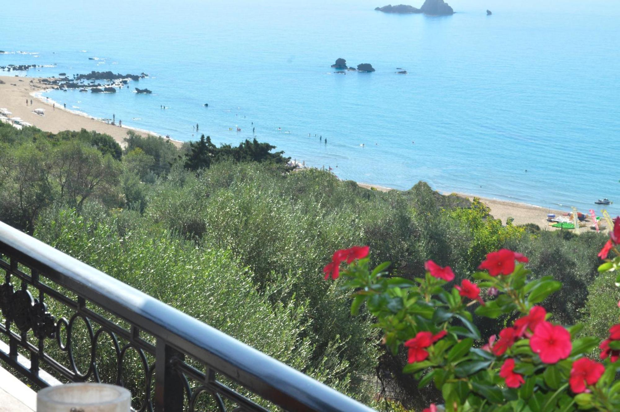 Luxury Loft Apartment With Pool - Pelekas Beach, Corfu Bagian luar foto