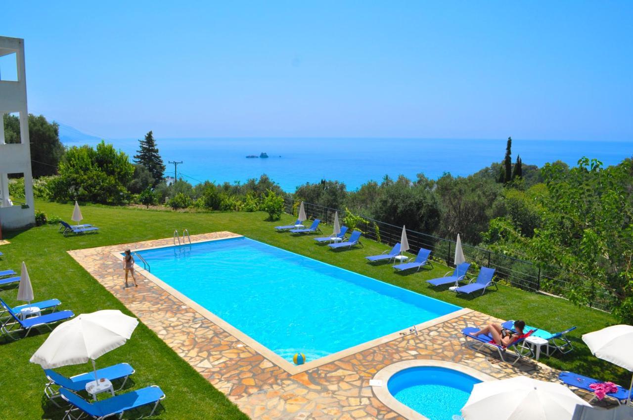 Luxury Loft Apartment With Pool - Pelekas Beach, Corfu Bagian luar foto