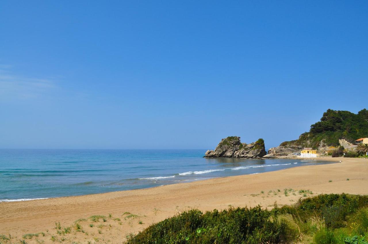 Luxury Loft Apartment With Pool - Pelekas Beach, Corfu Bagian luar foto