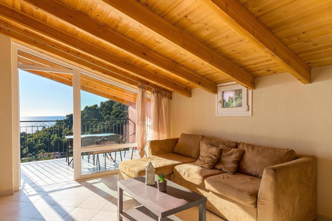 Luxury Loft Apartment With Pool - Pelekas Beach, Corfu Bagian luar foto