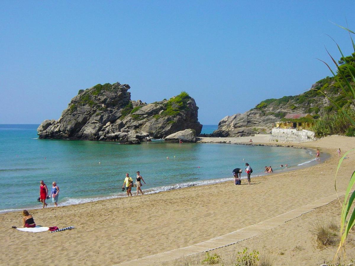 Luxury Loft Apartment With Pool - Pelekas Beach, Corfu Bagian luar foto